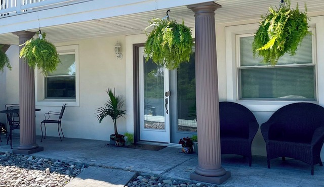 Cozy 2-bedroom apartment in enjoyable North East with WiFi, AC