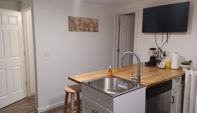 Cozy 2 bedroom apartment in Pottsville, PA by Route 61 near Locust Lake