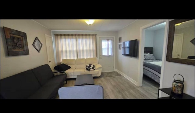 Cozy 2-Bedroom Apartment