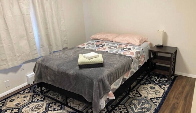 Cozy 2-bedroom apartment in soothing Anchorage with WiFi