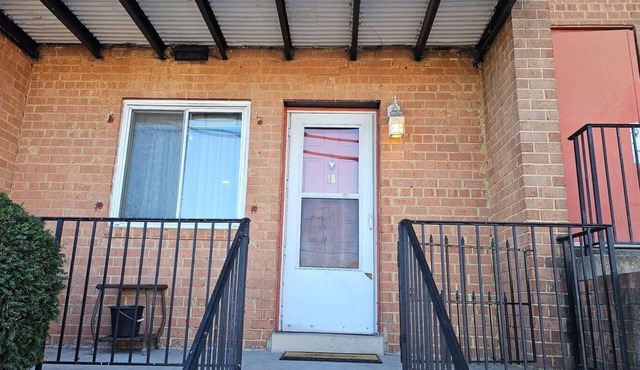 Cozy 2-bedroom Apartment in Arlington Gem, minutes from DC