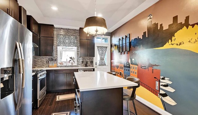 Cozy 2-bedroom apartment in welcoming Baltimore with WiFi, AC