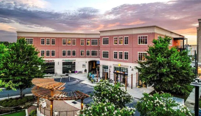 Cozy 2 bedroom apartment with AC, WIFI and Entertainment in adorable Charlotte