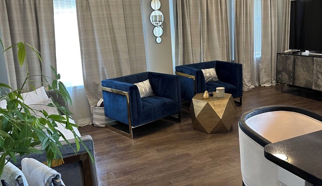Cozy 2-bedroom apartment with AC in serene Lyndhurst