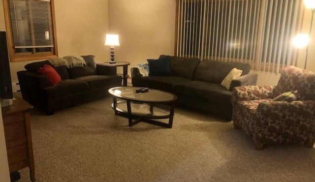 Cozy 2 Bedroom Apartment in the Heart of the Cityn