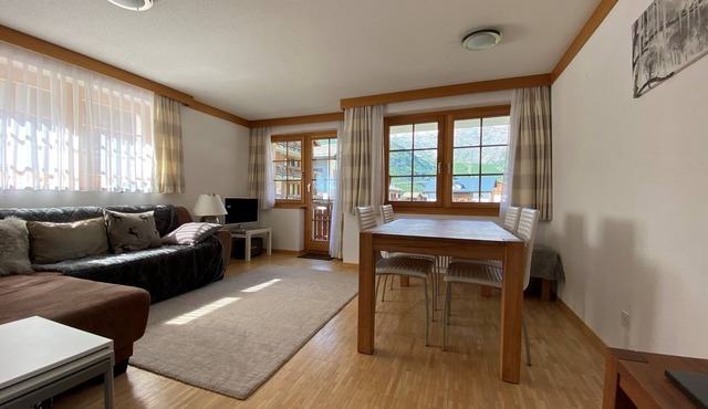 Cozy 2-Bedroom Apartment with Stunning Mountain Views in Saas-Fee