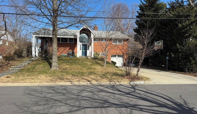 Cozy 2-bedroom apartment in charming Bethesda with WiFi, AC