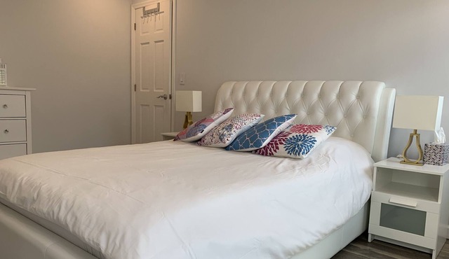 Cozy 2 bedroom apartment in Carroll Gardens