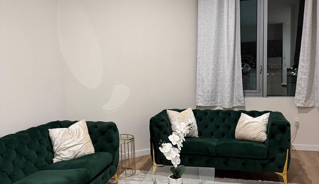 Cozy 2-bedroom Apartment Fort Lee, NJ. A/C, Washer and Dryer, NYC Close By