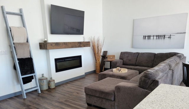 Cozy 2 bedroom apartment overlooking a beautiful, newly rebuilt marina.