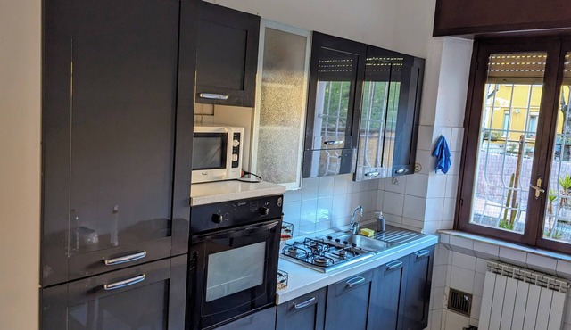 Cozy 2-bedroom apartment with AC, WiFi in lovely Saronno