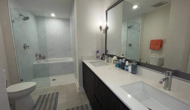 Cozy 2 bedroom apartment that feels like home with a rooftop heated jacuzzi.