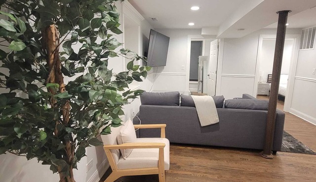 Cozy 2-bedroom apartment in welcoming Chicago in the Wicker Park area