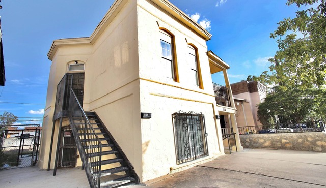 Cozy 2-bedroom apartment with WiFi, AC in superb El Paso entire unit