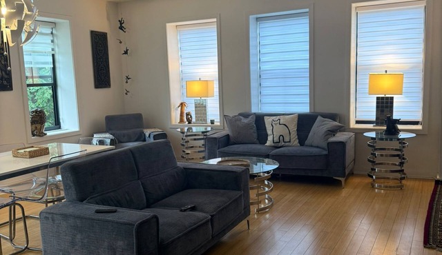 Cozy 2-bedroom apartment in enjoyable Trenton with AC