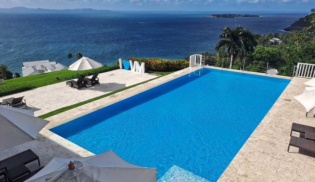 Cozy 2-bedroom apartment in welcoming Samana , Pool and Private beach