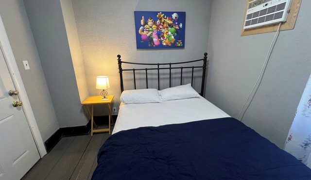 Cozy 2-bedroom apartment in charming Fargo with AC, WiFi