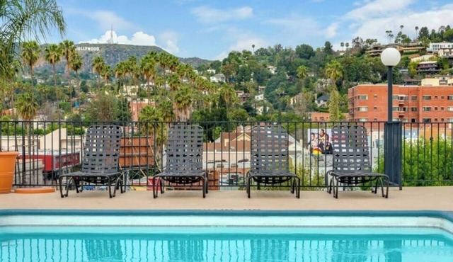 Cozy 2-bedroom apartment in awesome Orange with AC