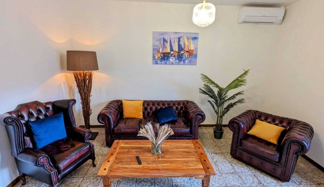 Cozy 2-bedroom apartment with WiFi, AC in brilliant Nice