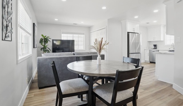 Cozy 2-bedroom backhouse with AC in Azusa