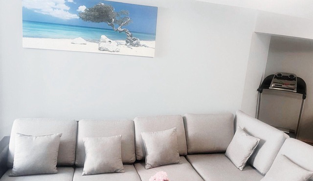 Cozy 2-Bedroom Basement Suite Retreat Calgary