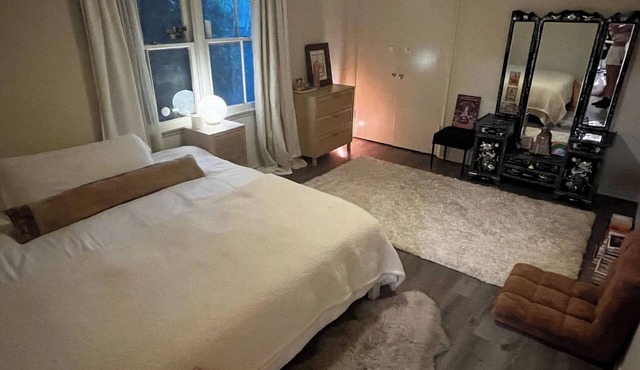Cozy 2 Bedroom Beach Bungalow - Pacific Palisades