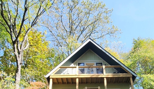 Cozy 2-bedroom bohemian chalet in Banner Elk, convenient location in Mill Ridge