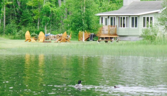 Cozy 2-bedroom cabin between Levering and Cheboygan on Lancaster Lake