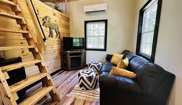 Cozy 2 bedroom cabin nestled in the pines