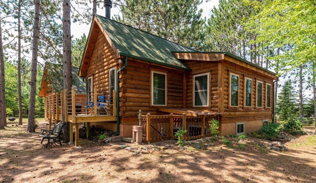Cozy 2 bedroom cabin on the water - great location, must see!