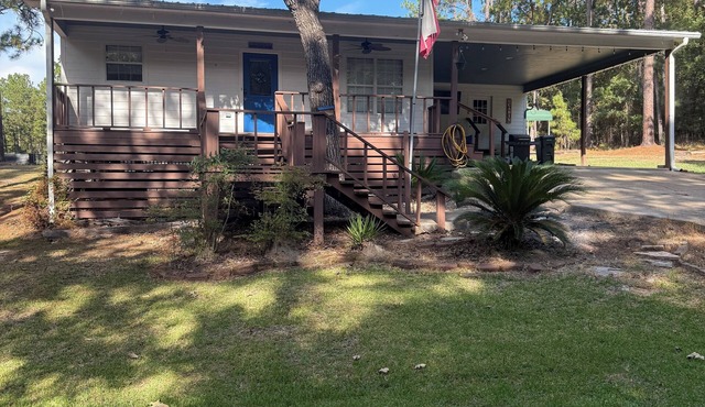 Cozy 2-Bedroom Cabin in the Heart of Rayburn Country Resort