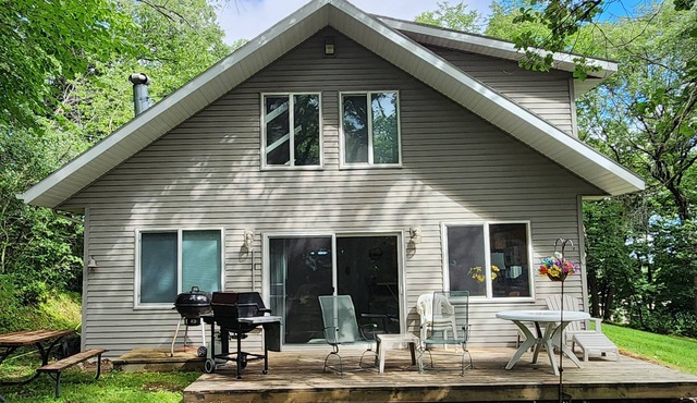 Cozy 2-bedroom cabin near West Battle Lake with lake access.
