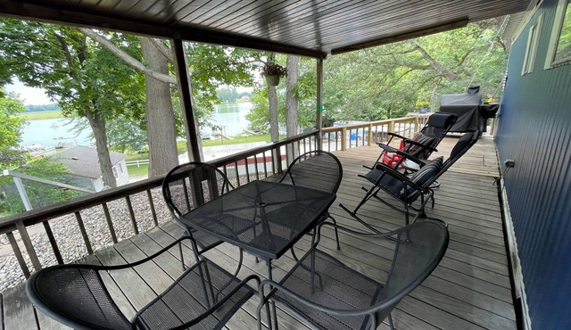 Cozy 2-bedroom campground in peaceful Claypool with AC, WiFi. Overlooking laken
