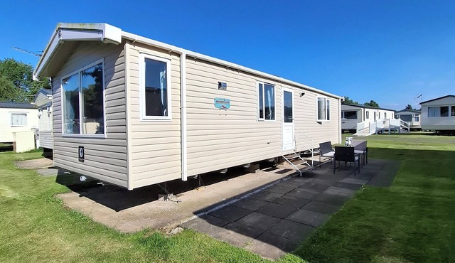 Cozy 2-bedroom caravan in welcoming SetonSands with WiFi close to the beach