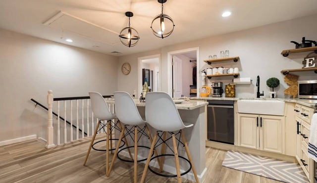 Cozy 2 Bedroom Close To Philly