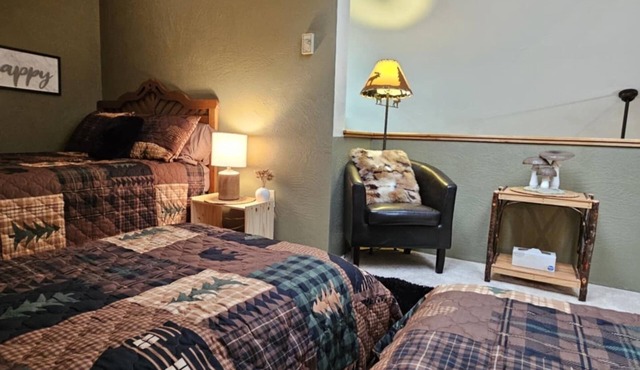 Cozy 2-bedroom condo in lovely Hidden Valley with WiFi