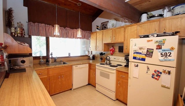 Cozy 2-bedroom condo on Ascutney Mountain in charming Brownsville, VT