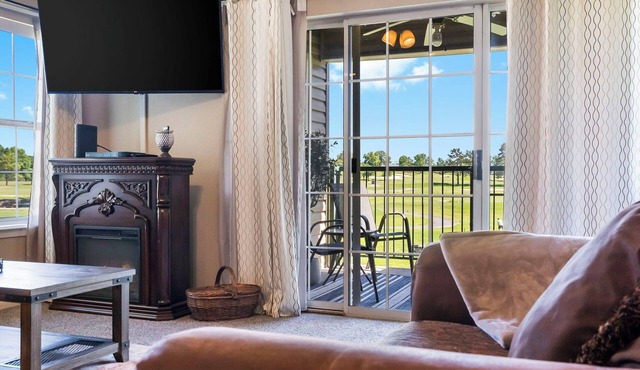 Cozy 2-bedroom condo at Holiday Hills Golf Resort.