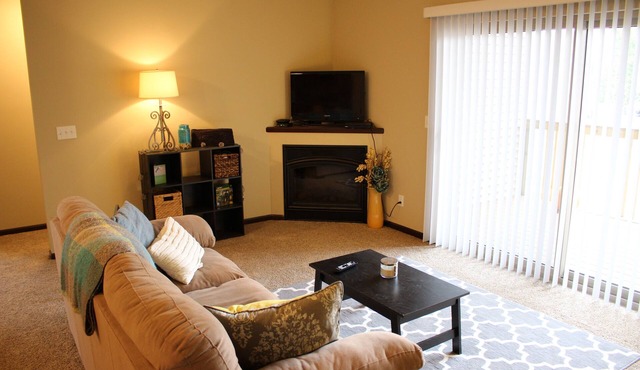 Cozy 2-bedroom condo in Waterloo south side with AC, WiFi & cable TV