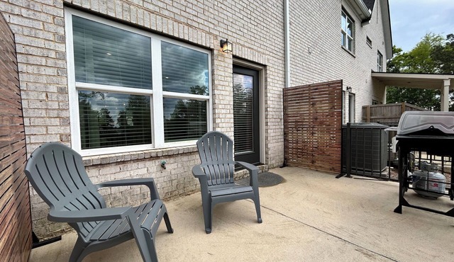 Cozy 2-bedroom condo in adorable Opelika - close to Auburn University