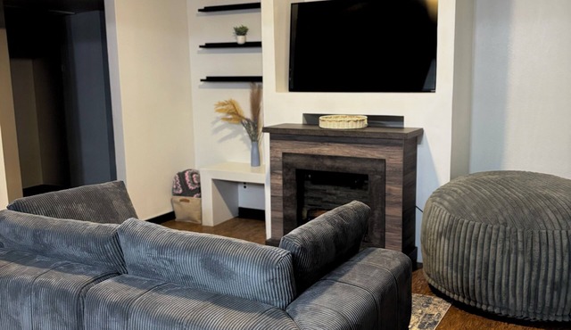 Cozy 2-bedroom condo in welcoming Phoenix with WiFi, AC