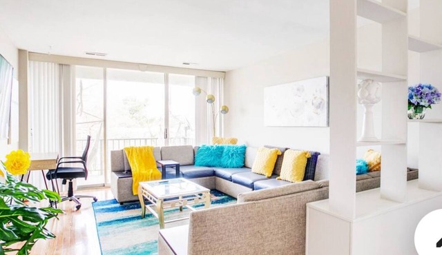 Cozy 2-bedroom condo in quaint Aspen Hill with AC, WiFi