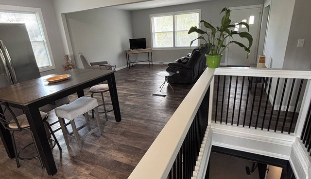 Cozy 2-bedroom condo in charming Janesville with AC