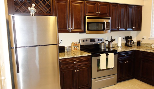 Cozy 2 bedroom Condo in Palomino Park! Amazing Amenities!