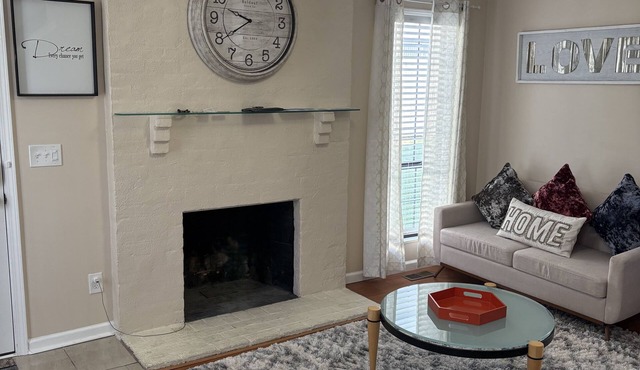 Cozy 2-bedroom condo with WiFi, AC in enjoyable Columbus