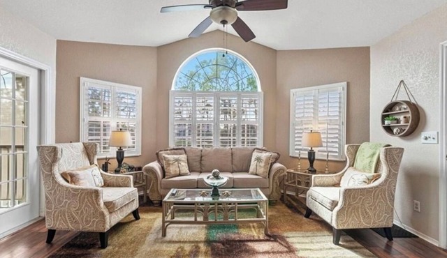 Cozy 2-bedroom condo with Golf, Tennis, Pickleball included in quaint Estero