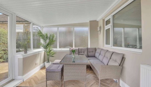 Cozy 2 Bedroom Cottage