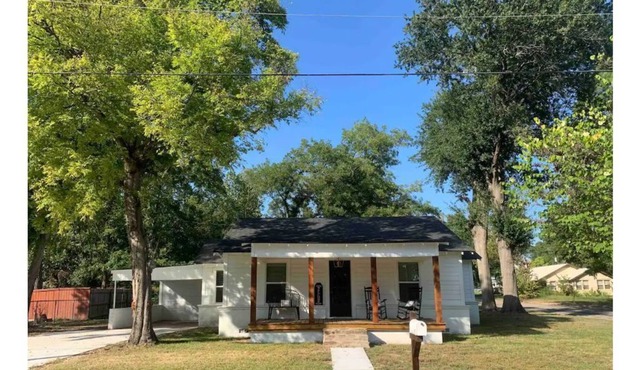 Cozy 2 Bedroom Cottage