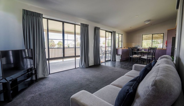 Cozy 2 bedroom cottage in the heart of beautiful Leyburn!