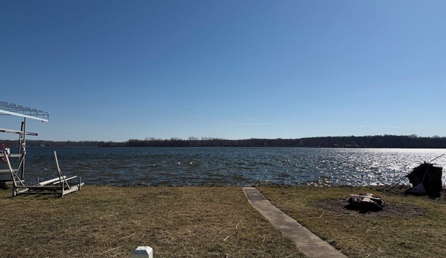 Cozy 2-bedroom cottage on Big Barbee Lake, Barbee Chain of Lakes